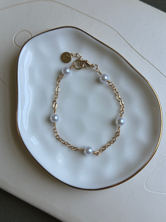 Dainty Pearl Bracelet