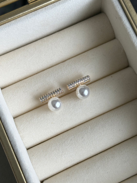 Gold Bar Pearl Earrings