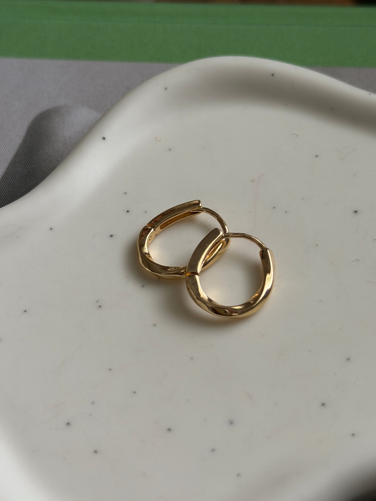 Oval Twist Gold Hoop