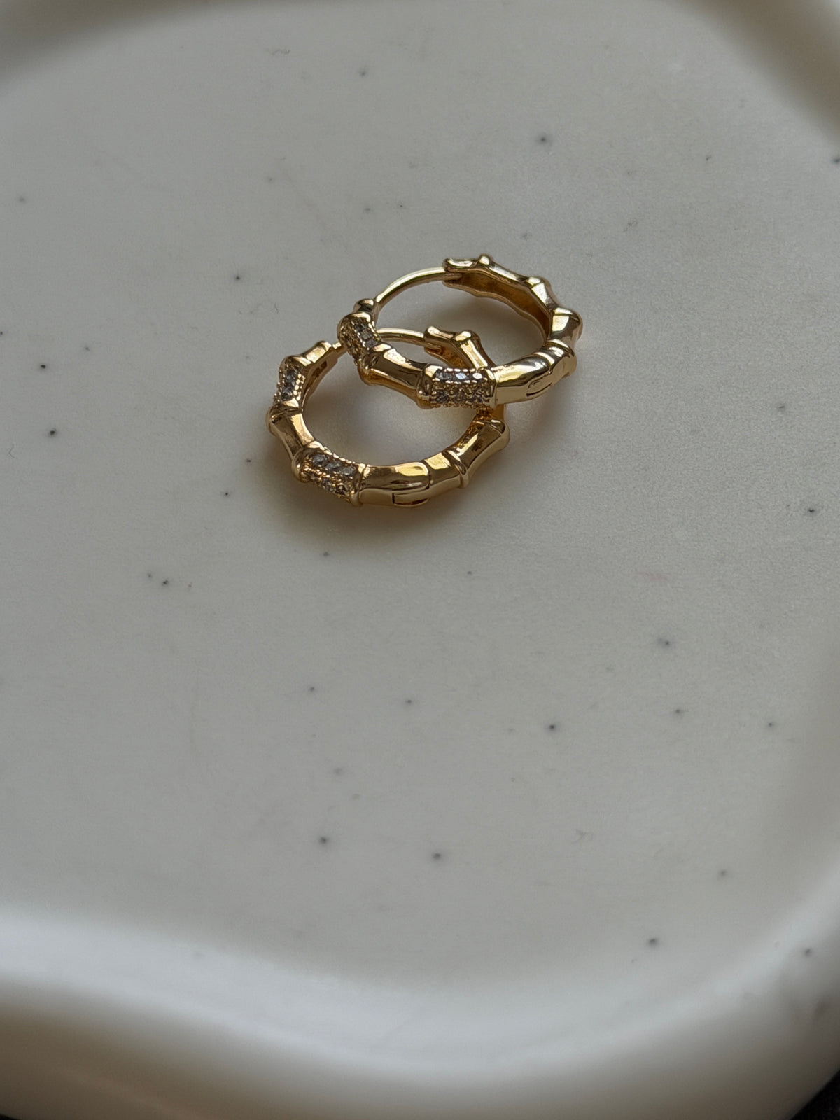 Geometric CZ Hoops